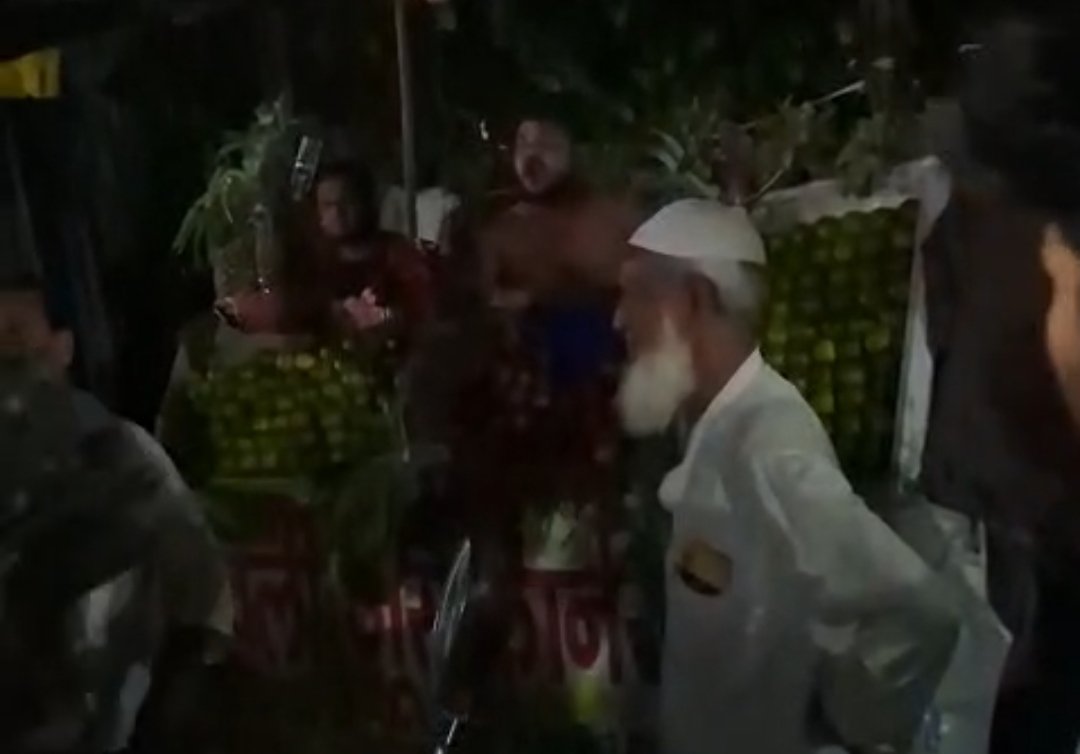 हापुड़ चुंगी की जूस की दुकान पर फिर बवाल, दुकानदार और युवकों के बीच गाली-गलौज का वीडियो वायरल